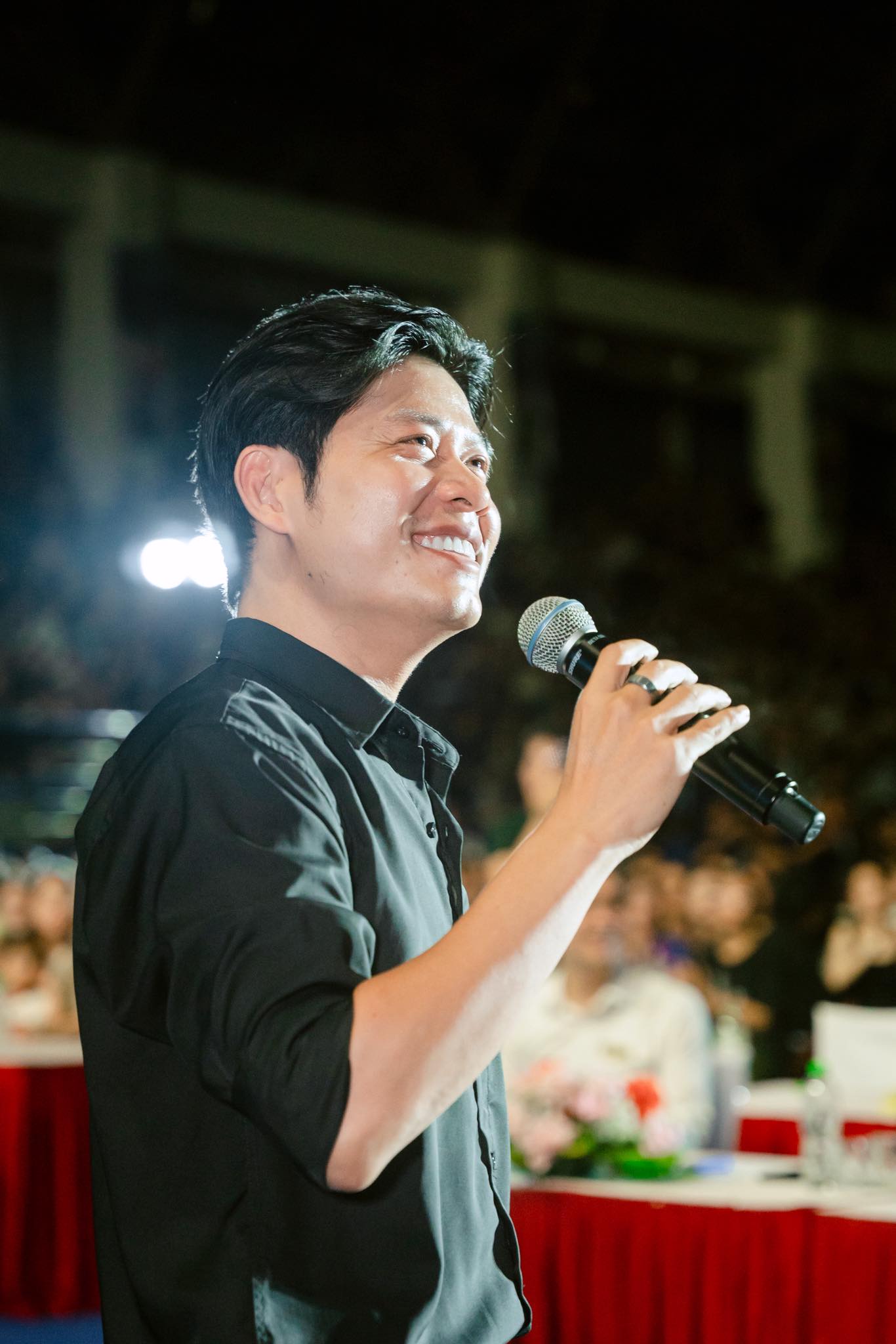 Cát-xê 100.000 đồng của Nguyễn Văn Chung- Ảnh 1. Cát-xê 100.000 đồng của Nguyễn Văn Chung- Ảnh 1.