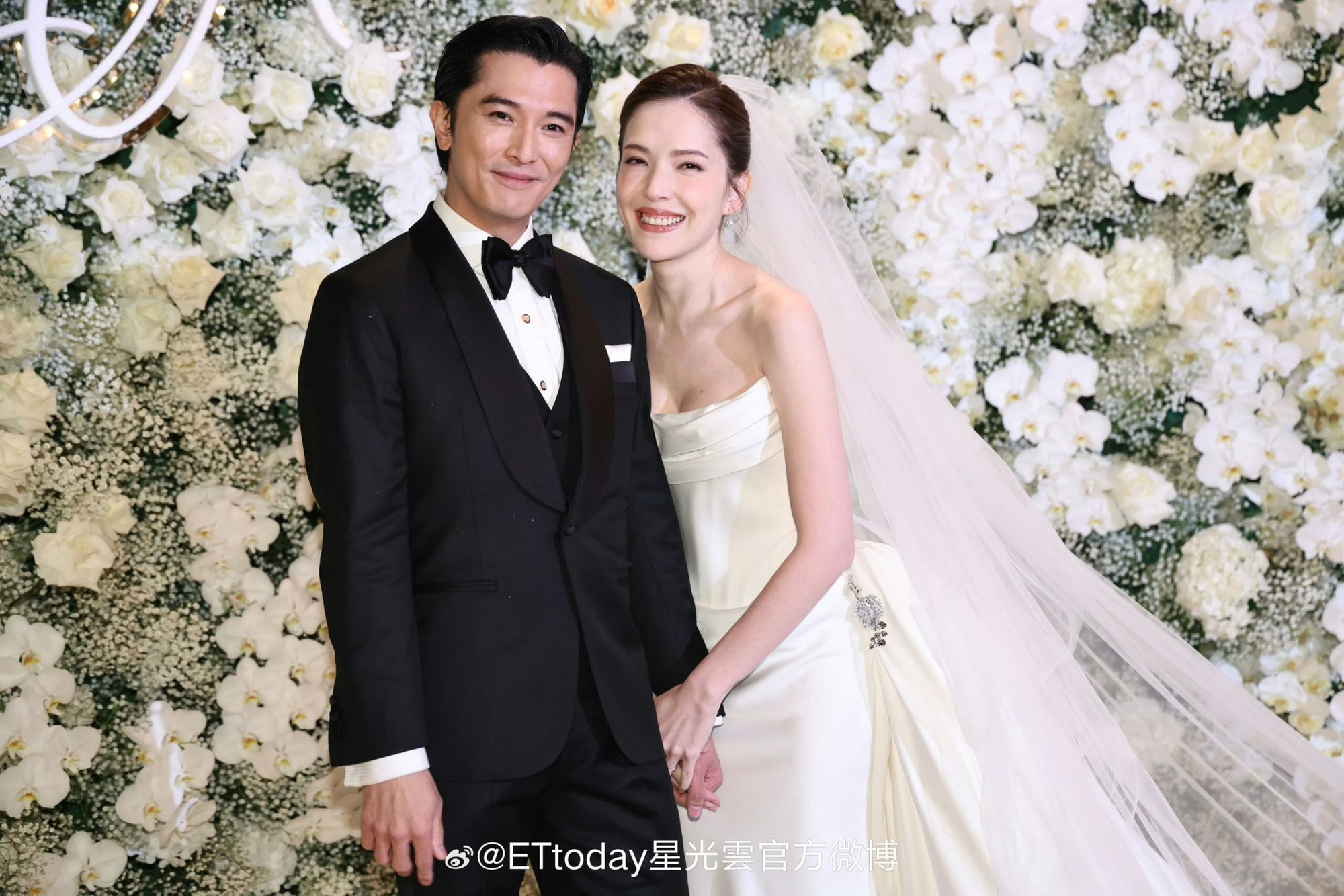 Đám cưới đang viral khắp MXH: Chú rể là trai hư đẹp nức tiếng, cô dâu đúng chuẩn sang xịn mịn- Ảnh 5. Đám cưới đang viral khắp MXH: Chú rể là trai hư đẹp nức tiếng, cô dâu đúng chuẩn sang xịn mịn- Ảnh 5.