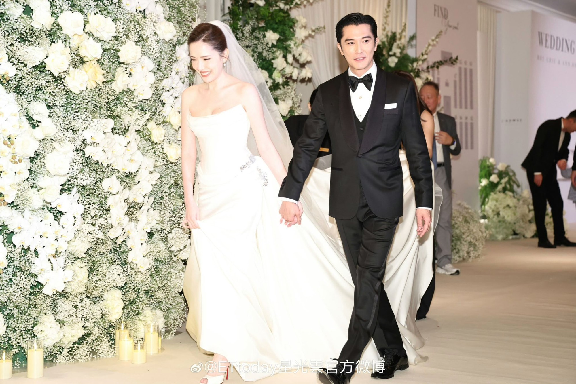 Đám cưới đang viral khắp MXH: Chú rể là trai hư đẹp nức tiếng, cô dâu đúng chuẩn sang xịn mịn- Ảnh 4. Đám cưới đang viral khắp MXH: Chú rể là trai hư đẹp nức tiếng, cô dâu đúng chuẩn sang xịn mịn- Ảnh 4.