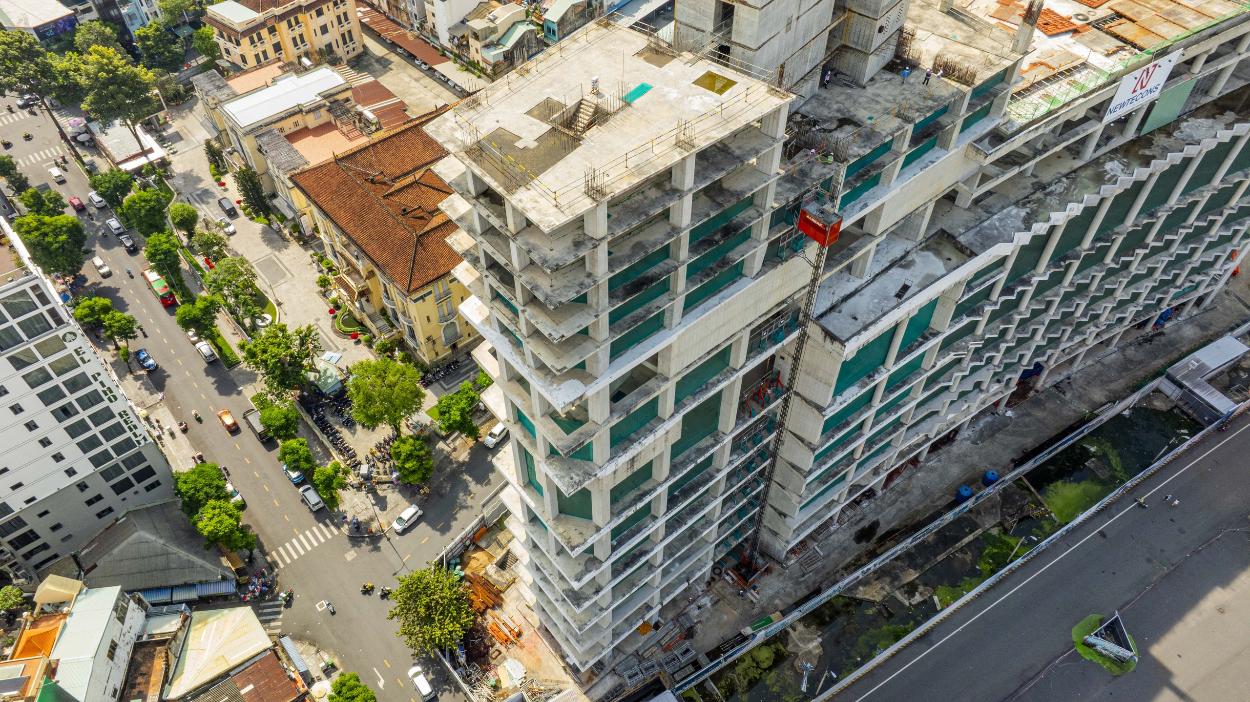 Ngắm Siêu Dự Án Cạnh Chợ Bến Thành Được Vinfast Đầu Tư Hơn 20.000 Tỷ Đồng: Xây Hơn 10 Năm Chưa Xong, Đang Thi Công Trở Lại- Ảnh 6.