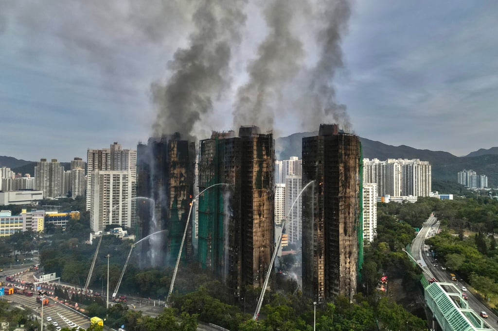 Số người thiệt mạng trong vụ cháy 8 toà chung cư tăng lên 128, hơn 200 trường hợp vẫn chưa rõ tung tích, 80 thi thể không thể nhận dạng- Ảnh 2. Số người thiệt mạng trong vụ cháy 8 toà chung cư tăng lên 128, hơn 200 trường hợp vẫn chưa rõ tung tích, 80 thi thể không thể nhận dạng- Ảnh 2.