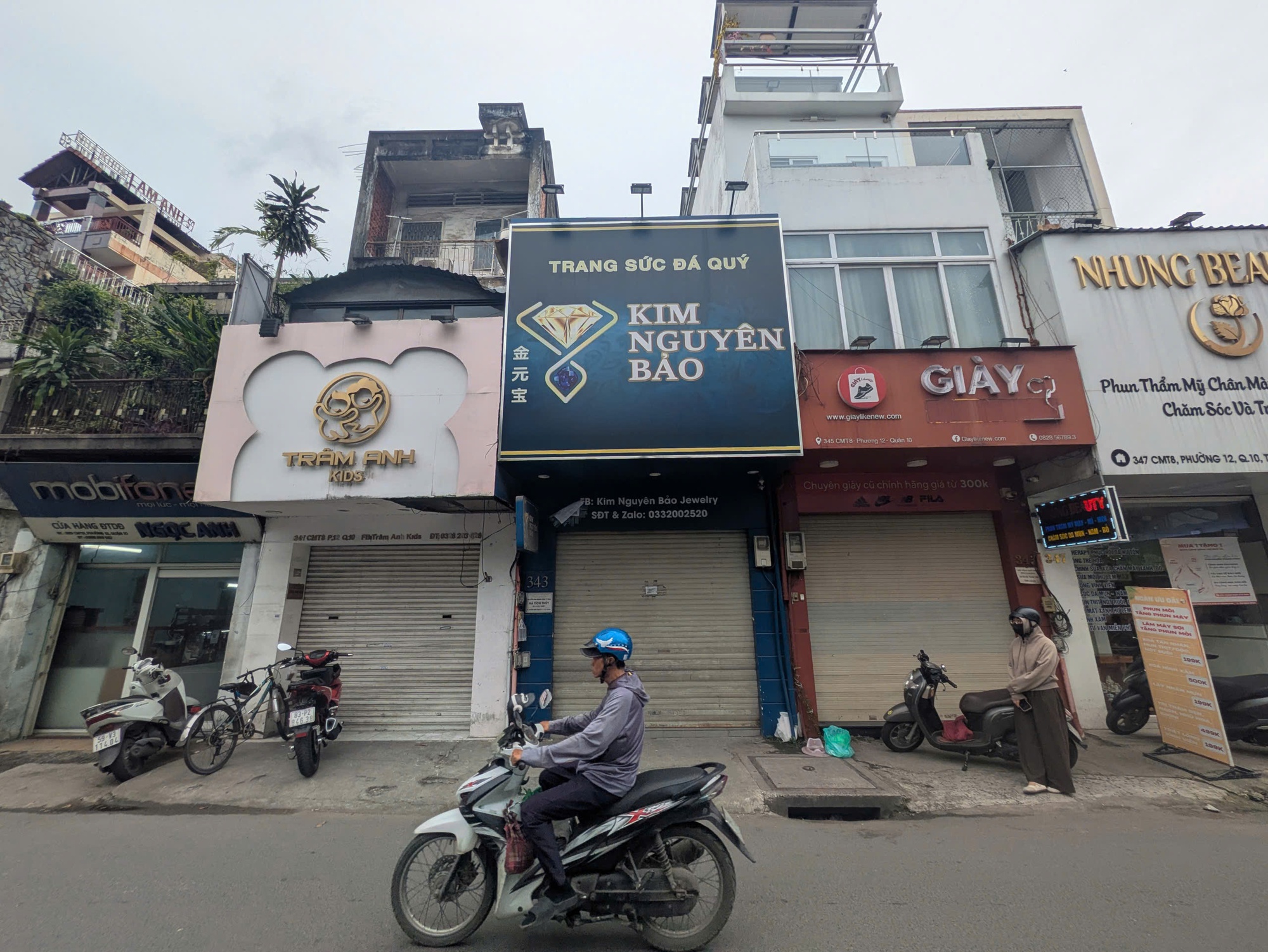 Công an TPHCM vào cuộc vụ hàng loạt khách hàng mất liên lạc với chủ tiệm vàng- Ảnh 1.