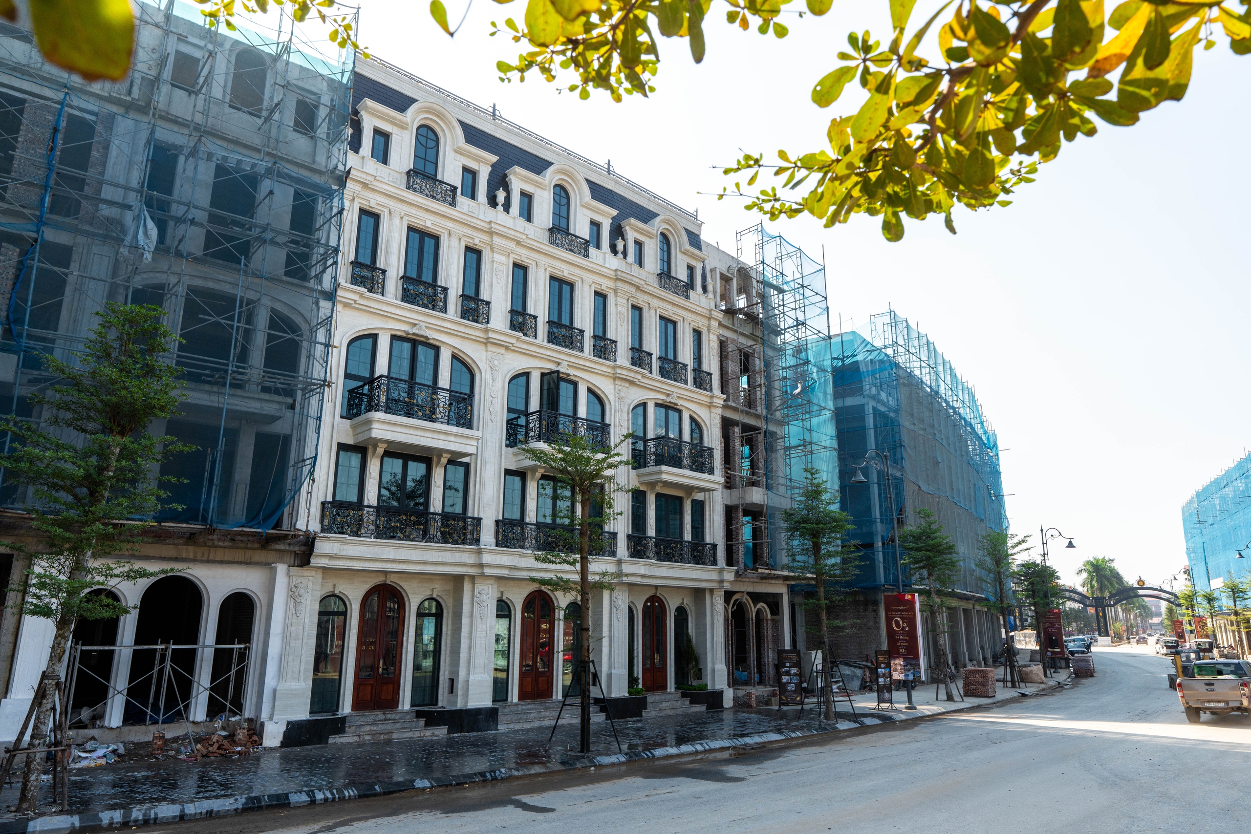 Vì sao dự án sắp bàn giao của Sunshine Group trên trục Tây Thăng Long hút dòng tiền đầu tư? - Ảnh 1.