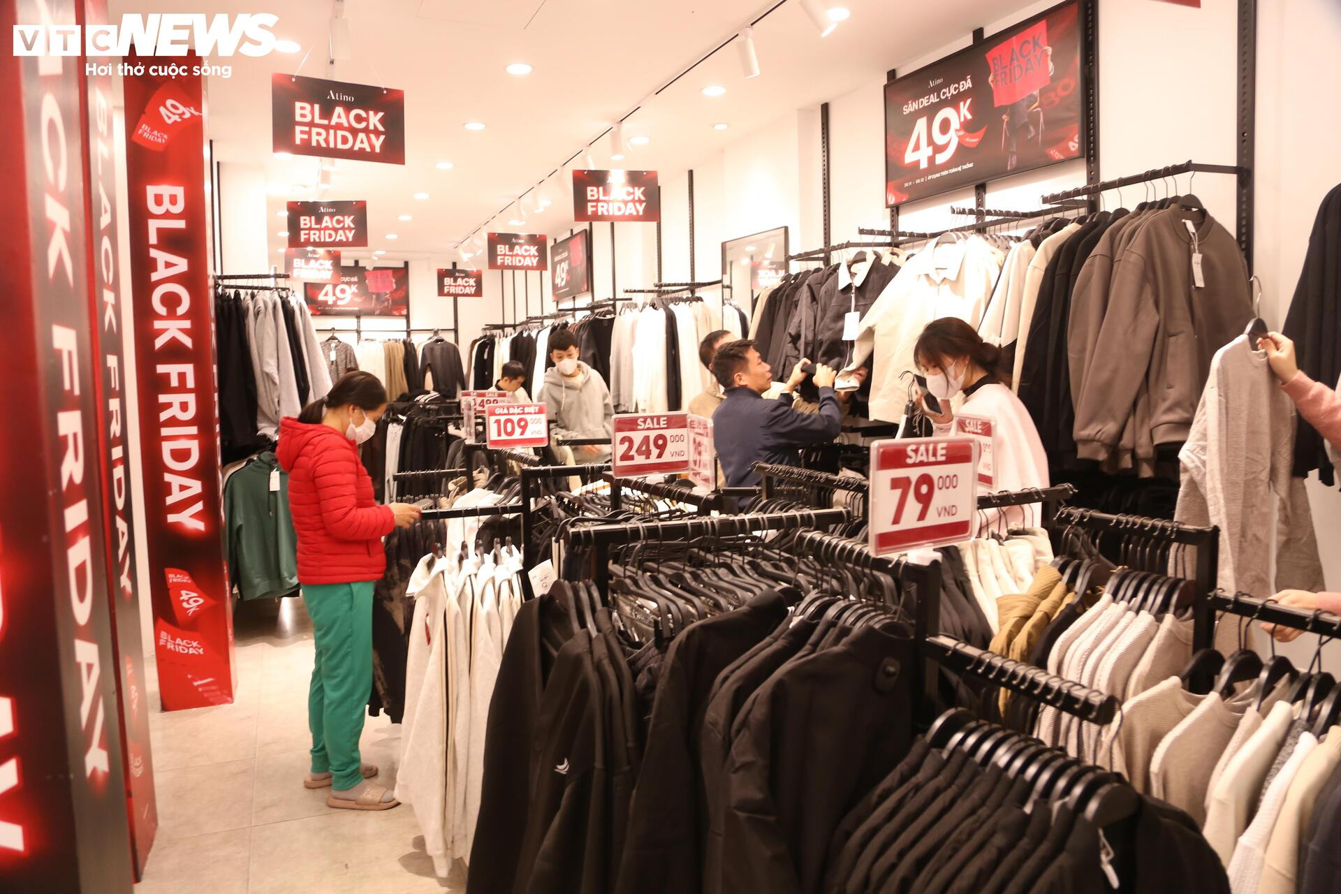 La liệt hàng giảm giá ngày Black Friday, khách vẫn èo uột- Ảnh 5.