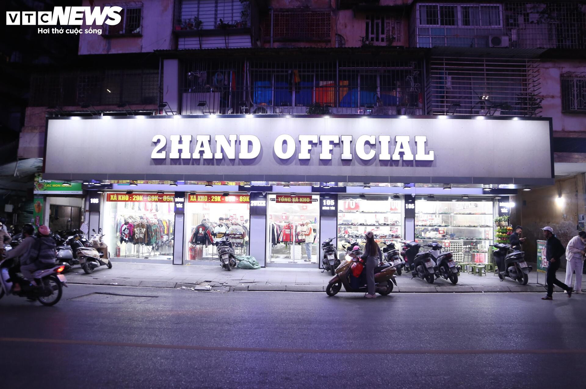 La liệt hàng giảm giá ngày Black Friday, khách vẫn èo uột- Ảnh 12.