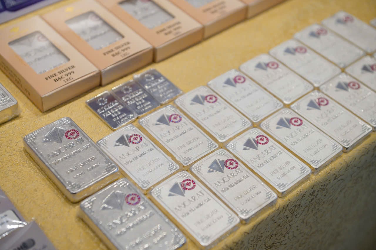 Bạc tiếp đà tăng giá- Ảnh 1.