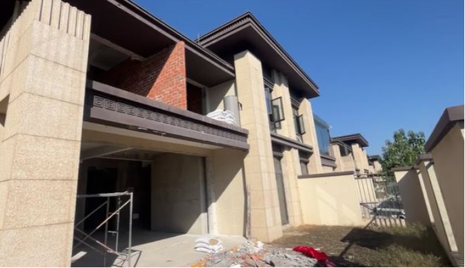 Chi 10 tỷ mua nhà cho con gái, nữ chủ nhà bàng hoàng phát hiện cột chịu lực rỗng: Chủ đầu tư kiên quyết "việc trả nhà không được chấp nhận"- Ảnh 1.