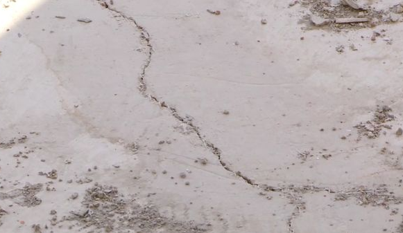 Chi 10 tỷ mua nhà cho con gái, nữ chủ nhà bàng hoàng phát hiện cột chịu lực rỗng: Chủ đầu tư kiên quyết "việc trả nhà không được chấp nhận"- Ảnh 3.