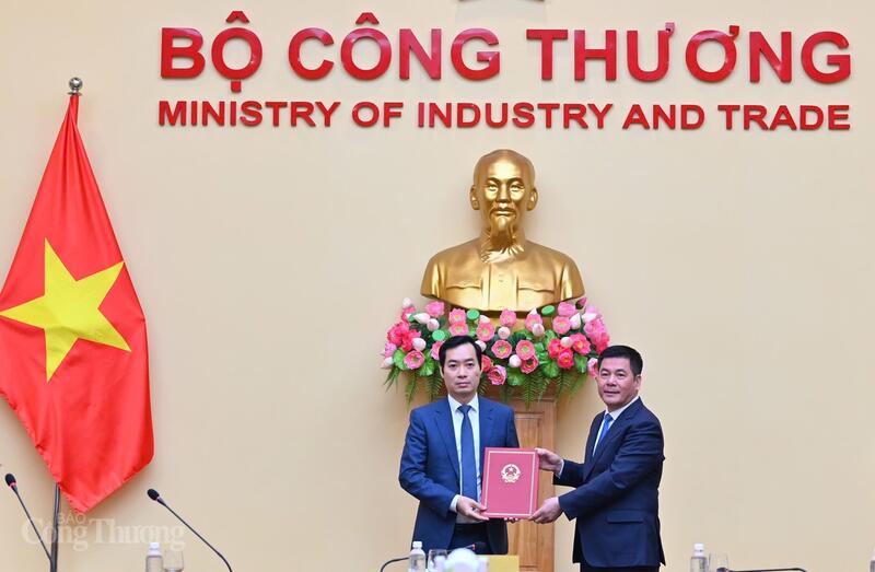 Bộ Công Thương điều động, bổ nhiệm cán bộ- Ảnh 2.