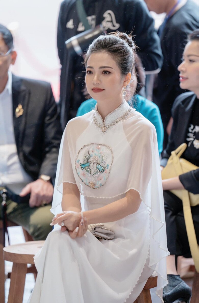 Kiều Anh 45 tuổi da vẫn láng mịn, nhan sắc 24 năm qua không đổi: Cứ kết thân 2 bộ môn, chăm dùng 2 viên uống này thì còn lâu mới già!- Ảnh 2.