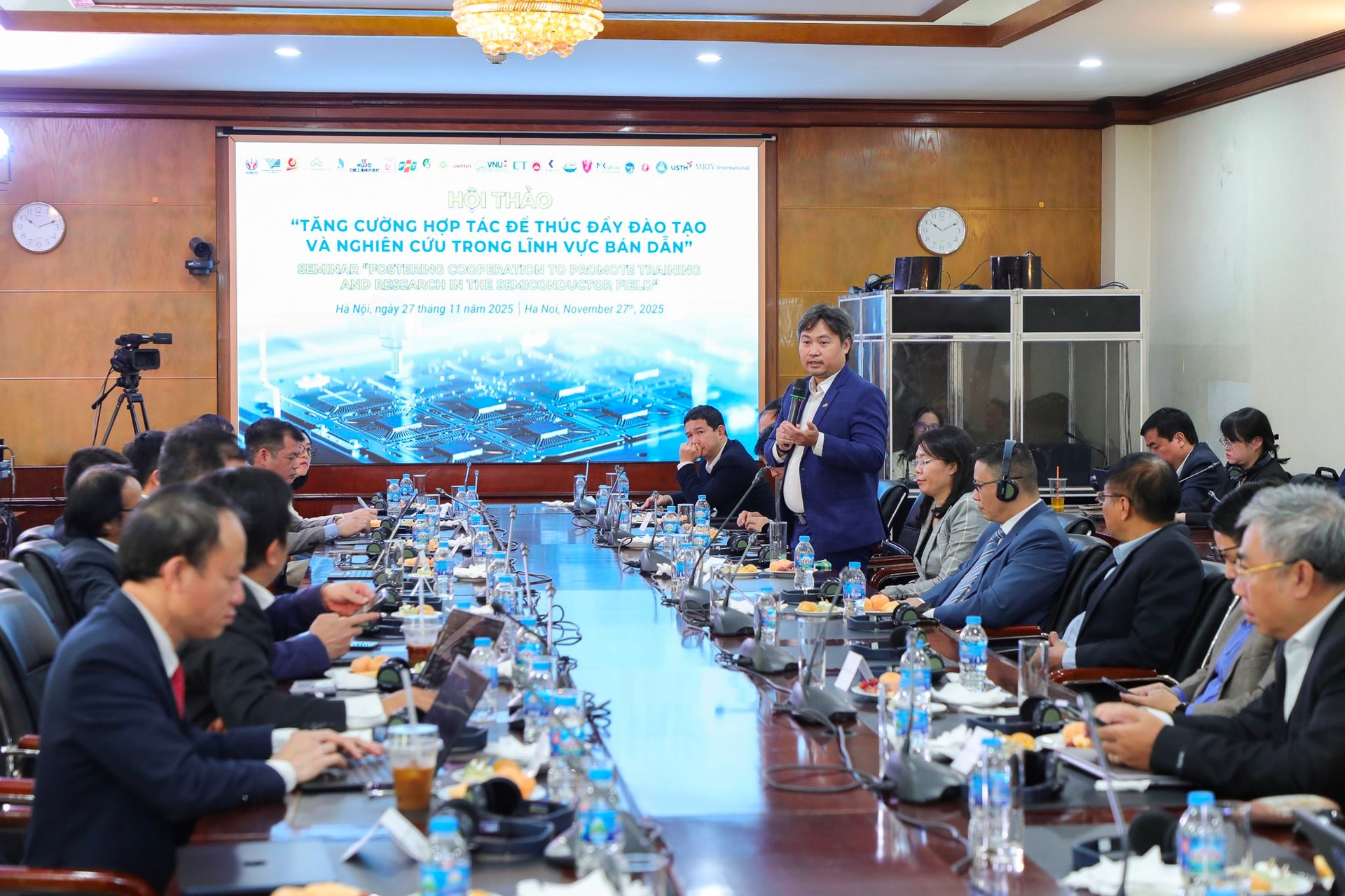 Lấp đầy hai “khoảng trống lớn” trong hệ sinh thái bán dẫn của Việt Nam- Ảnh 2.