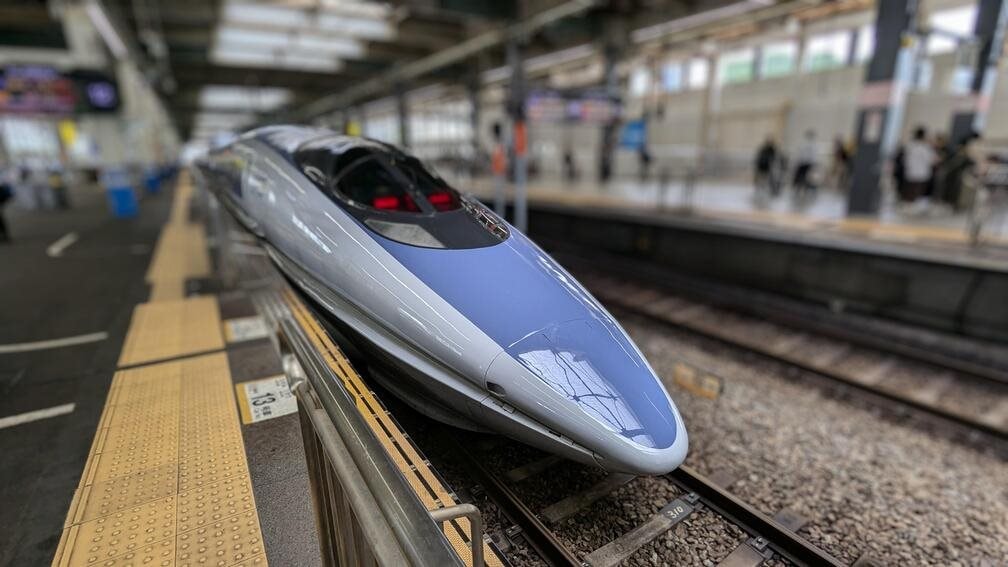 Xem cách người Nhật "vẽ hình" kỳ lạ cho tàu Shinkashen mới kinh ngạc trước khối óc của họ kỳ tài đến mức nào- Ảnh 1.