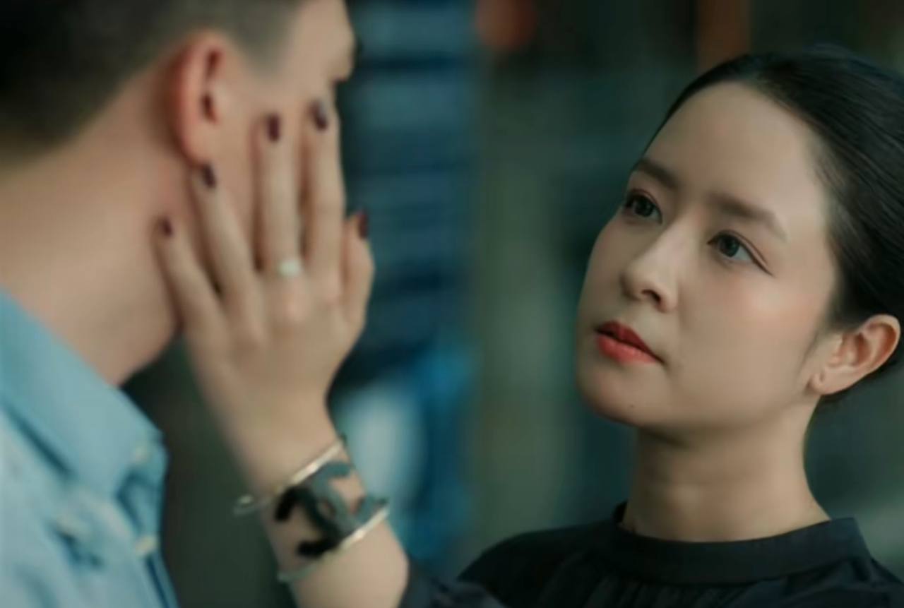 Nhan sắc của nữ diễn viên U40 khiến Huyền Lizzie dè chừng- Ảnh 1. Nhan sắc của nữ diễn viên U40 khiến Huyền Lizzie dè chừng- Ảnh 1.