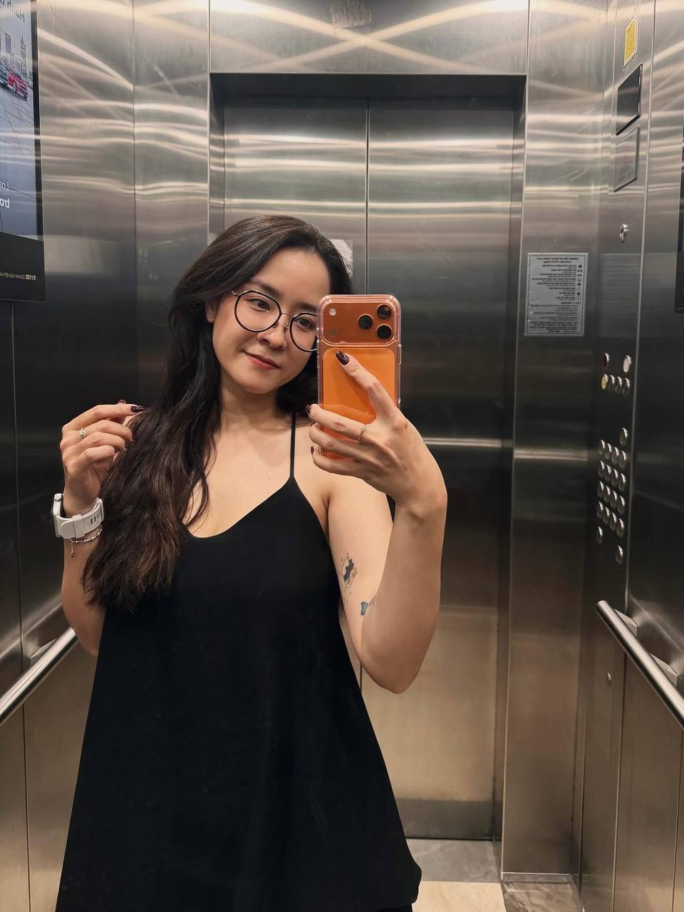 Nhan sắc của nữ diễn viên U40 khiến Huyền Lizzie dè chừng- Ảnh 8. Nhan sắc của nữ diễn viên U40 khiến Huyền Lizzie dè chừng- Ảnh 8.