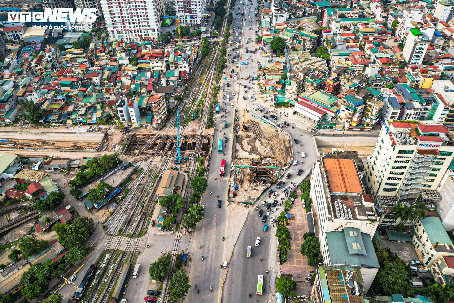 Vành đai 2,5 Hà Nội sáng đèn suốt đêm chạy đua về đích- Ảnh 11.