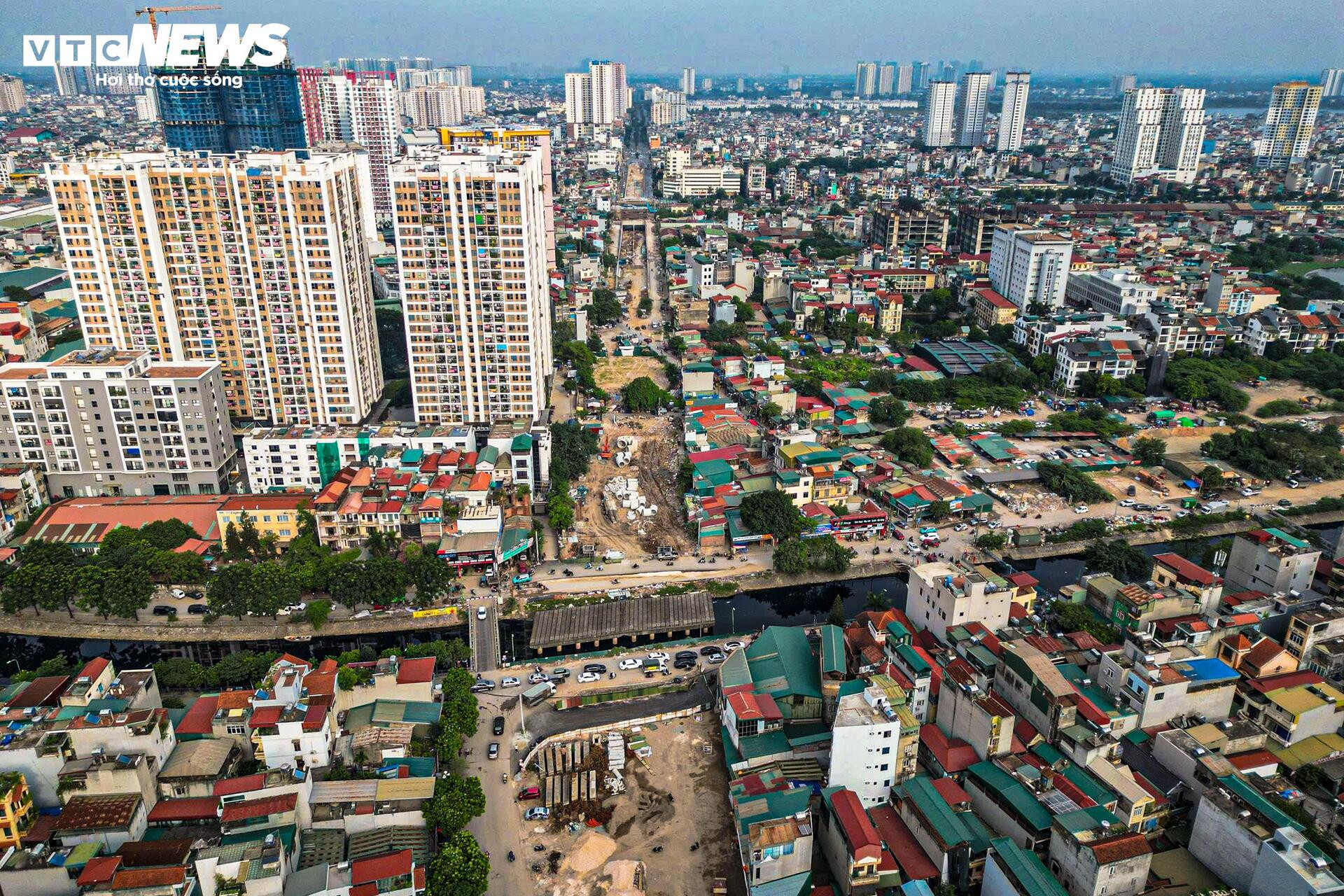 Vành đai 2,5 Hà Nội sáng đèn suốt đêm chạy đua về đích- Ảnh 13.