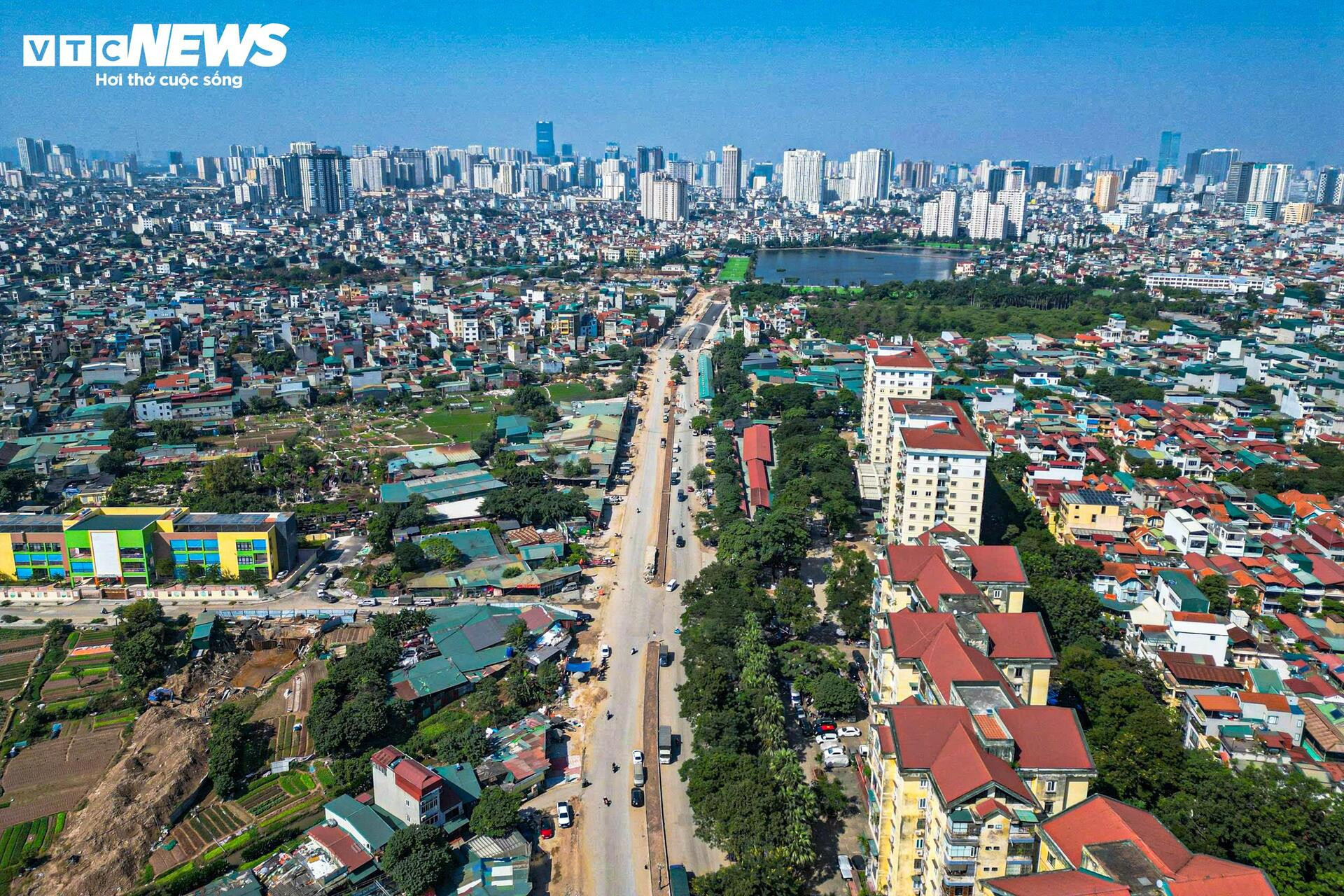 Vành đai 2,5 Hà Nội sáng đèn suốt đêm chạy đua về đích- Ảnh 1.