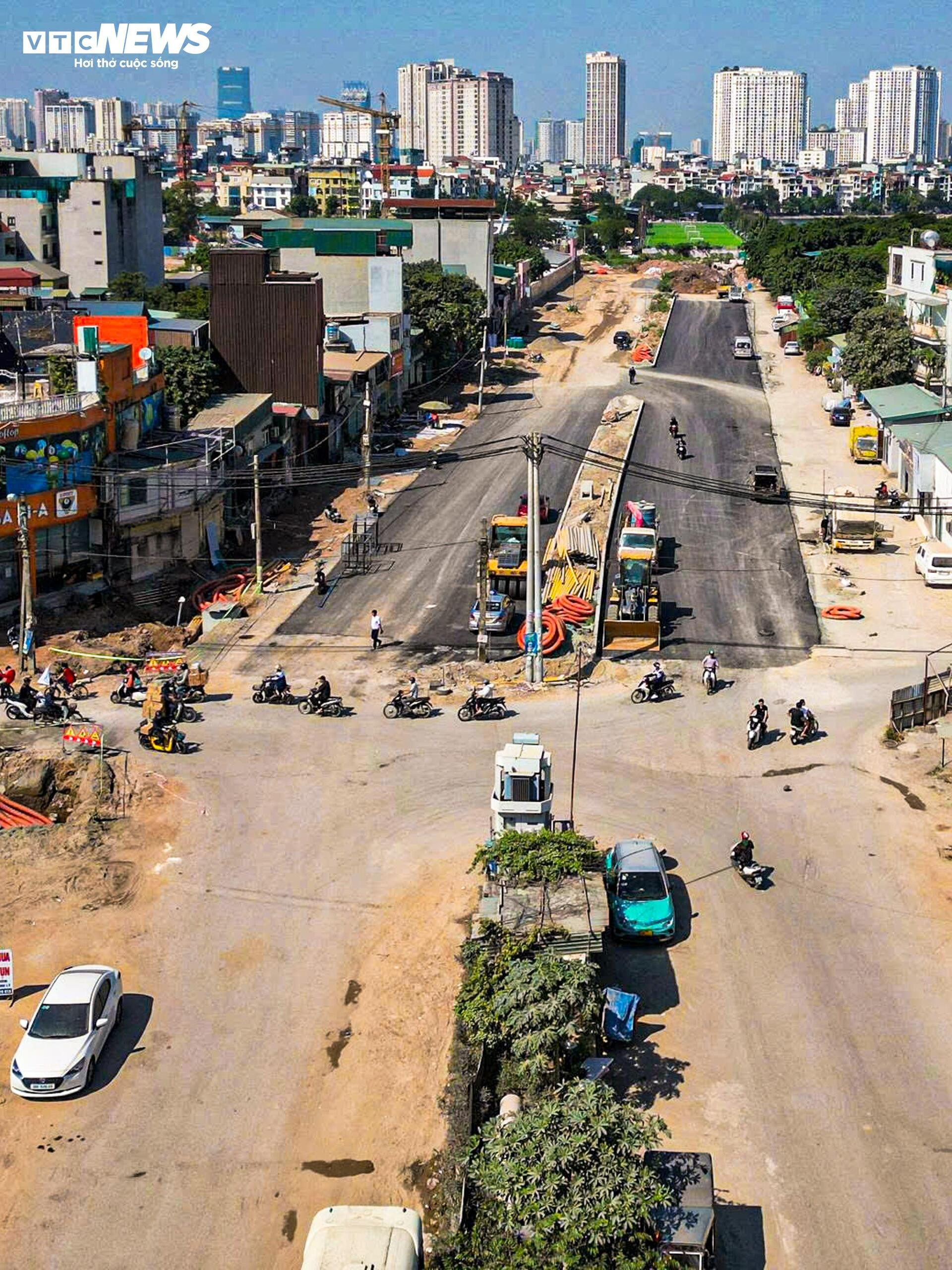 Vành đai 2,5 Hà Nội sáng đèn suốt đêm chạy đua về đích- Ảnh 3.