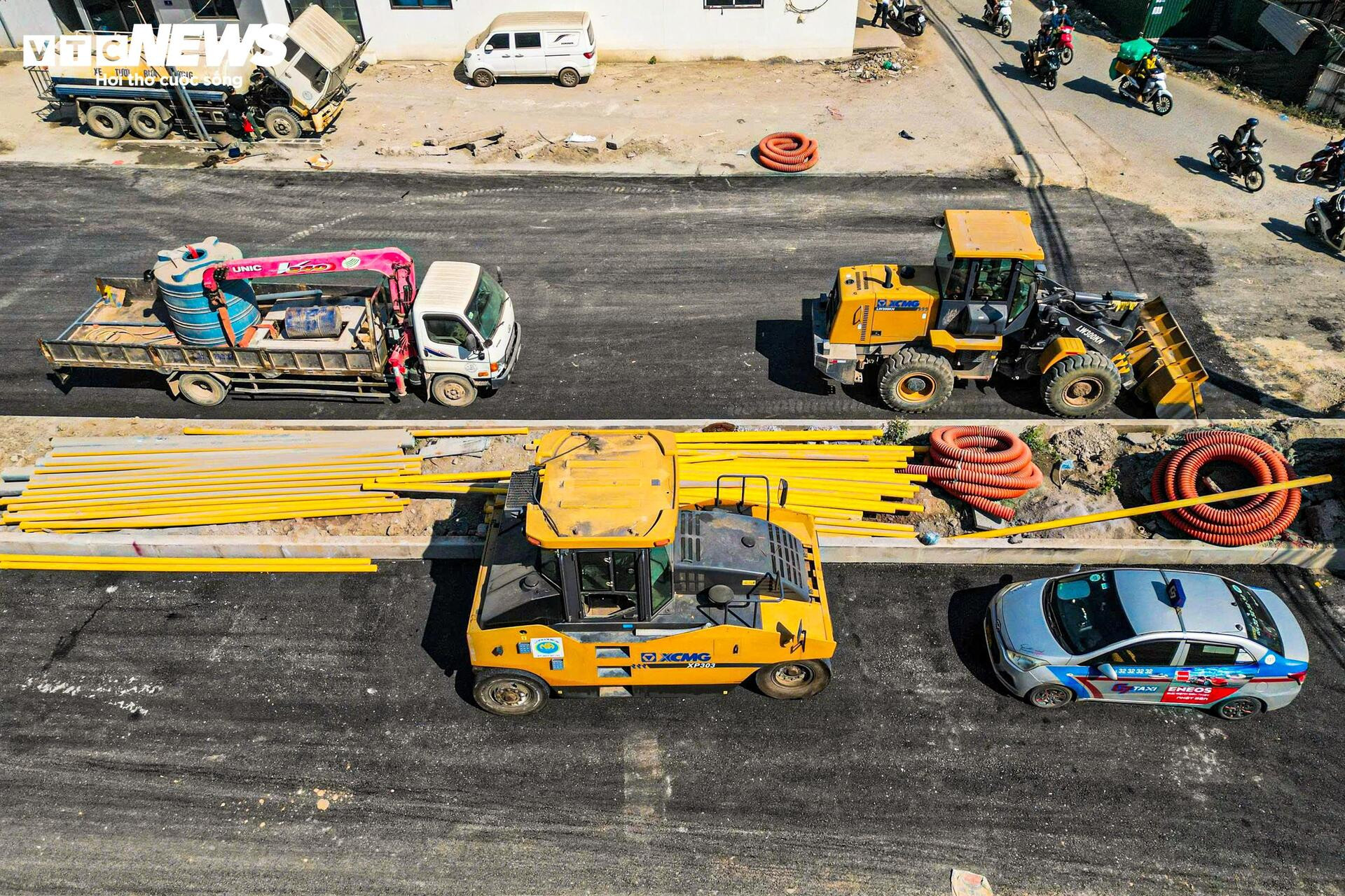 Vành đai 2,5 Hà Nội sáng đèn suốt đêm chạy đua về đích- Ảnh 6.