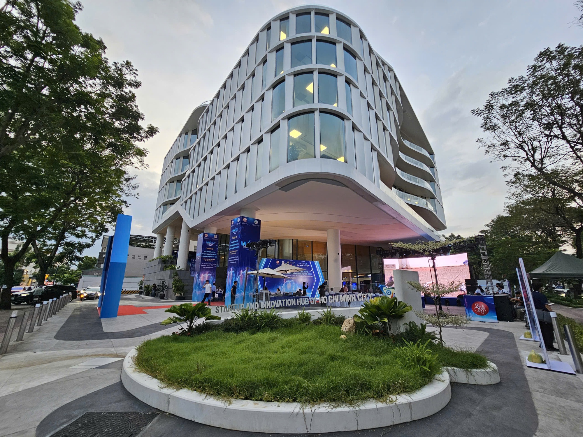 Hé lộ địa điểm sàn tiền số lớn nhất thế giới dự kiến đặt trụ sở tại TPHCM- Ảnh 1.