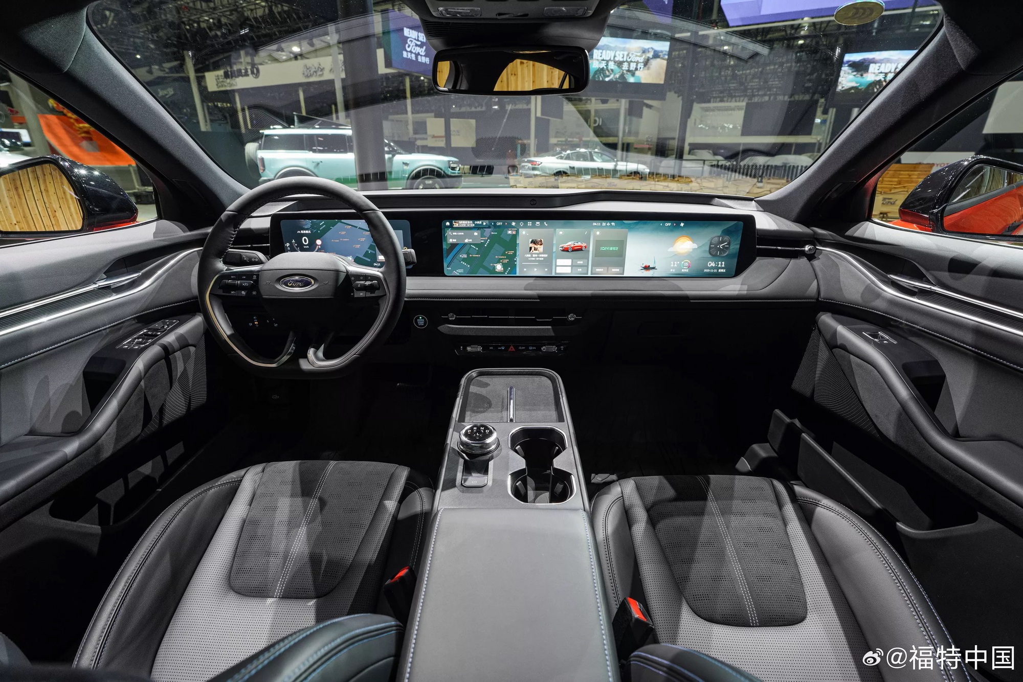 Ford làm mới mẫu sedan từng đấu Camry tại Việt Nam: Đầu gần giống Territory, màn hình siêu lớn bao trọn táp-lô, máy xăng và hybrid- Ảnh 3.