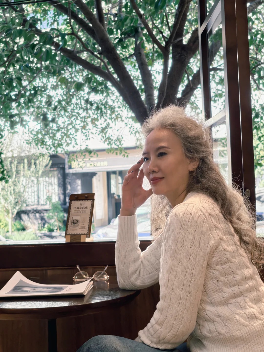 58 tuổi tôi mới dám "lọc bạn" để sống nhẹ đầu, học cách dọn dẹp quan hệ quan trọng không kém dọn nhà trước Tết- Ảnh 2.