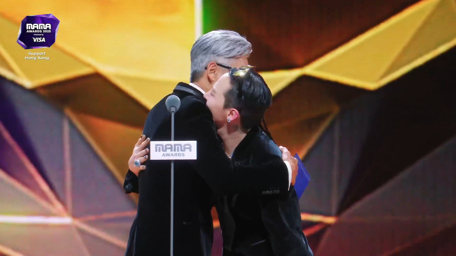 Châu Nhuận Phát và G-DRAGON tái ngộ ở MAMA 2025, dung dăng dung dẻ lên sân khấu khiến 50 triệu người chao đảo- Ảnh 3.