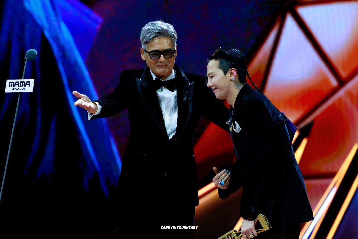 Châu Nhuận Phát và G-DRAGON tái ngộ ở MAMA 2025, dung dăng dung dẻ lên sân khấu khiến 50 triệu người chao đảo- Ảnh 4.
