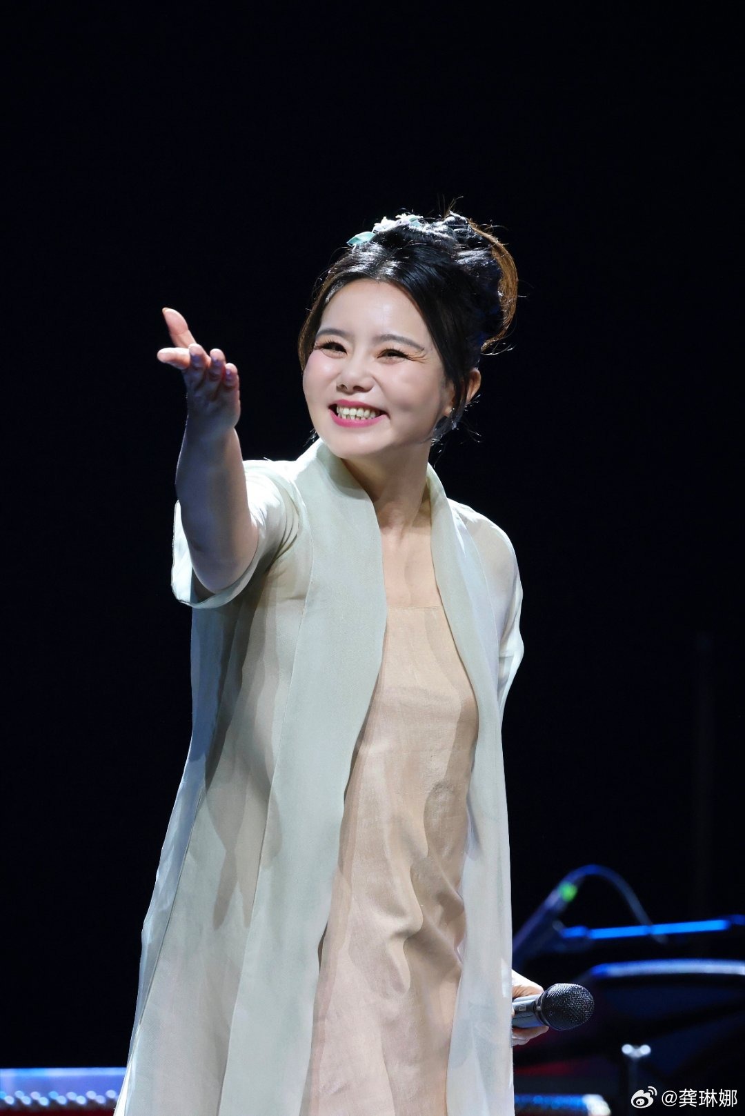 Người chị em thân thiết của Chi Pu dọn nhà lên núi ở ẩn sau cú sốc bị chồng bỏ, nằm liệt giường 3 tháng- Ảnh 7. Người chị em thân thiết của Chi Pu dọn nhà lên núi ở ẩn sau cú sốc bị chồng bỏ, nằm liệt giường 3 tháng- Ảnh 7.