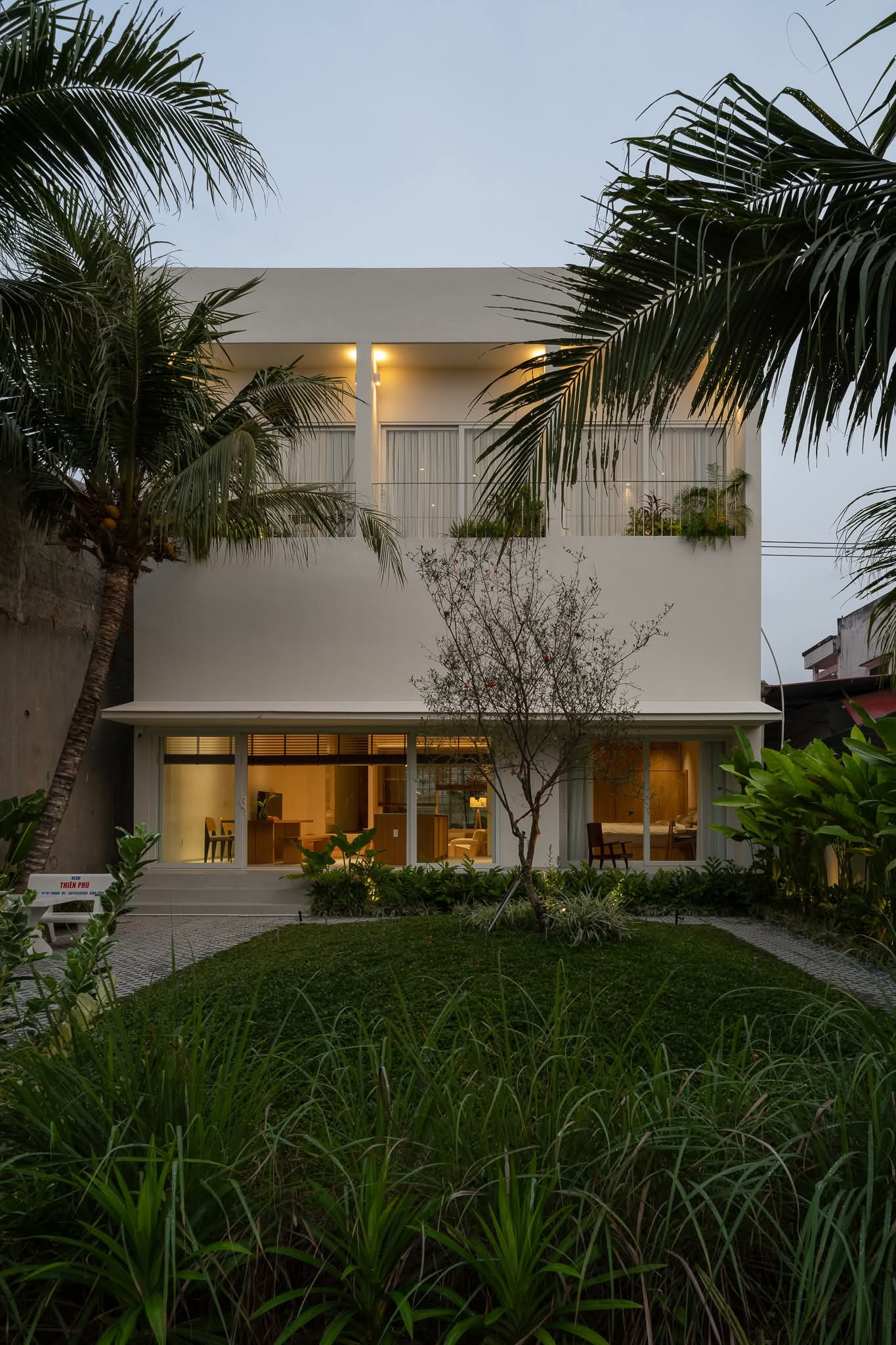 Ngôi nhà có thiết kế mái như ống khói để lấy sáng- Ảnh 19.