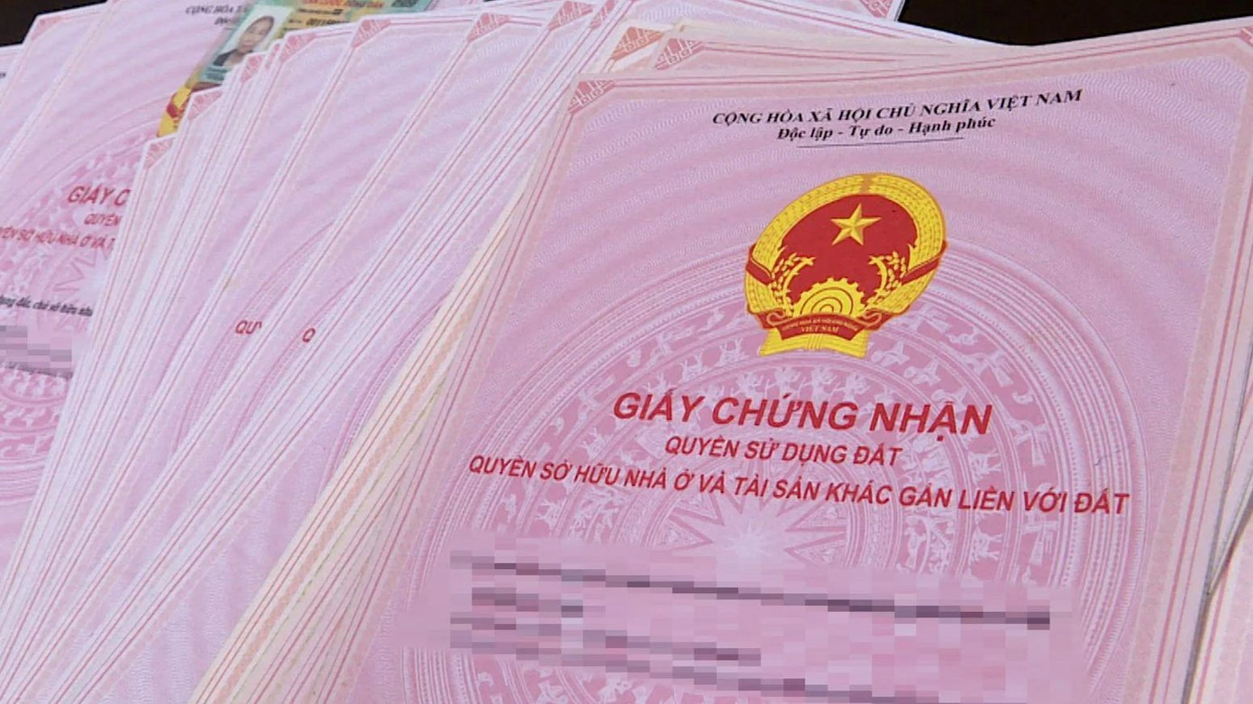 Dân làm thủ tục nhà đất bị gây khó dễ, qua ‘cò’ thì rất nhanh, UBND TP Hà Nội nói gì?- Ảnh 1.