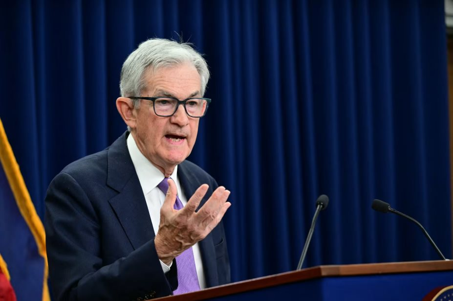 Fed đổi hướng? Bộ 3 quyền lực lên tiếng khiến khả năng cắt giảm lãi suất cao bất ngờ- Ảnh 1.