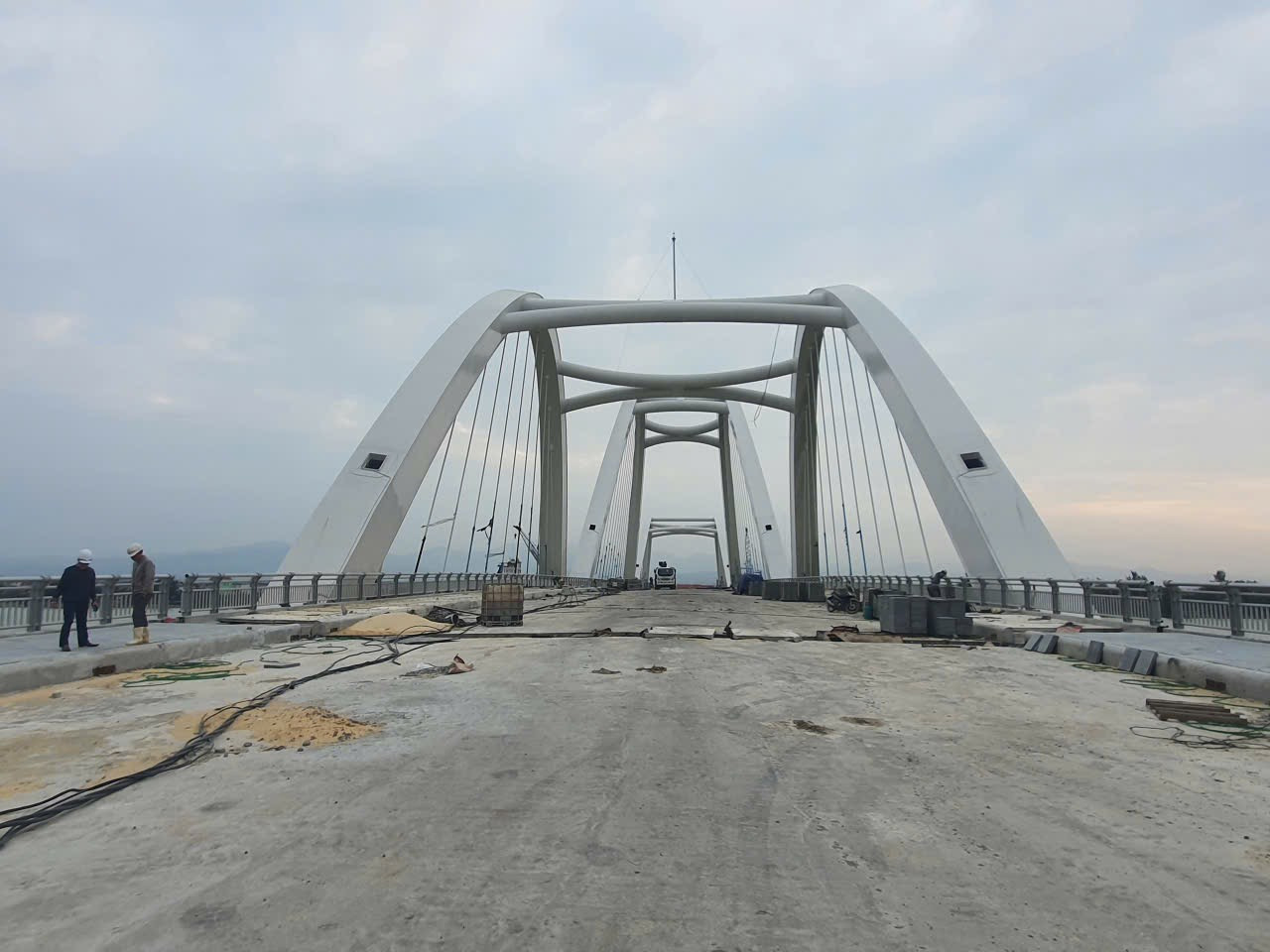 Vướng mặt bằng, dự án cầu nghìn tỉ ở Quảng Trị nguy cơ lỡ hẹn về đích sớm- Ảnh 3.