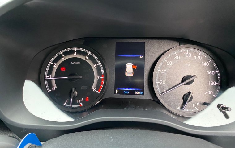 Lộ thông tin Toyota Innova Cross bản giá rẻ: Thấp hơn 755 triệu, mâm xe, đồng hồ và màn hình nhỏ hơn, không ADAS nhưng có ga tự động, 6 túi khí, 8 cảm biến- Ảnh 5.