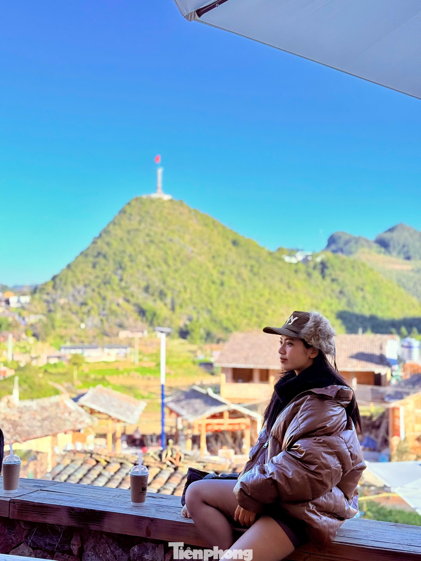 Tọa độ 'xịn nhất' ngắm toàn cảnh làng du lịch tốt nhất thế giới Lô Lô Chải- Ảnh 8.