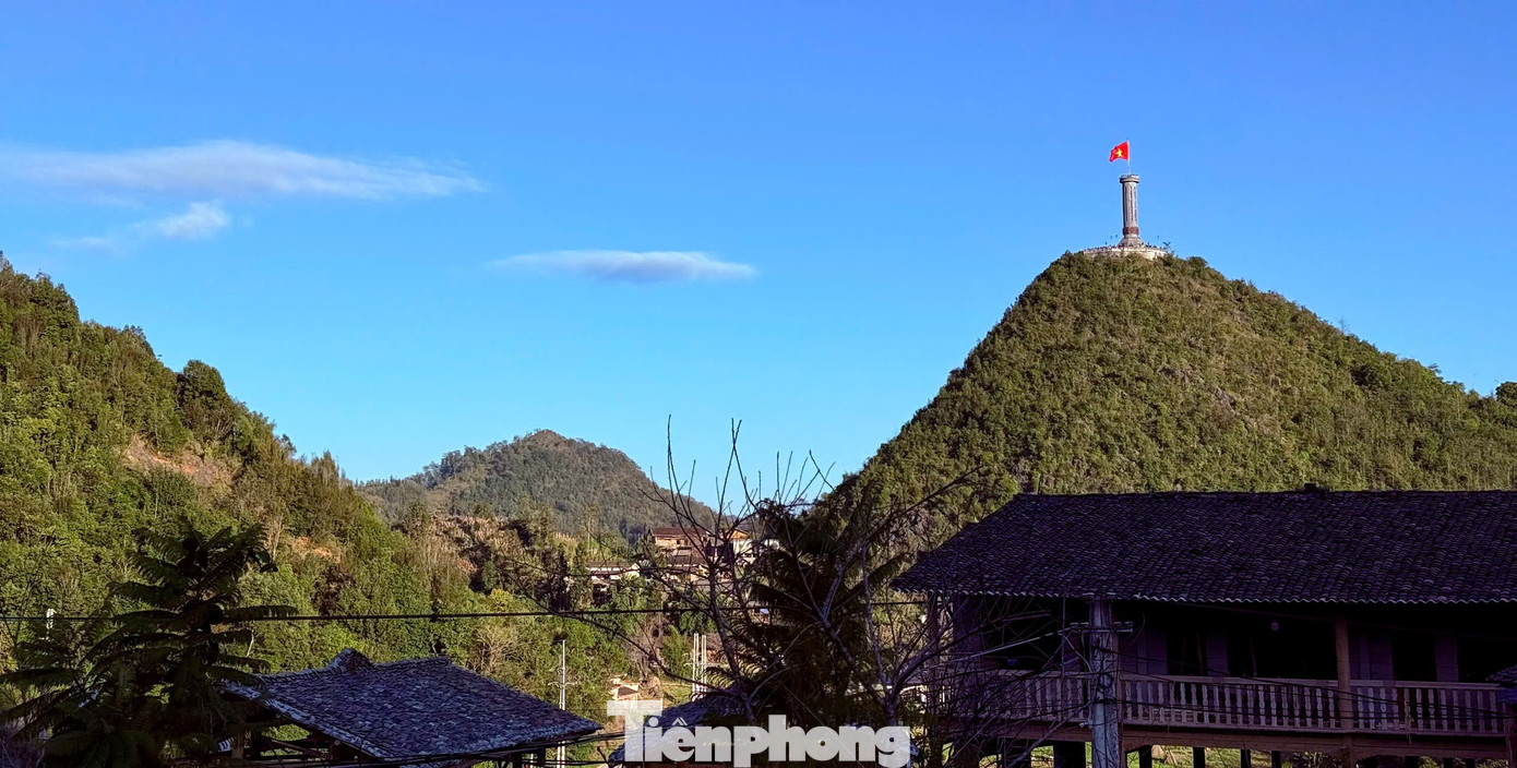 Tọa độ 'xịn nhất' ngắm toàn cảnh làng du lịch tốt nhất thế giới Lô Lô Chải- Ảnh 10.