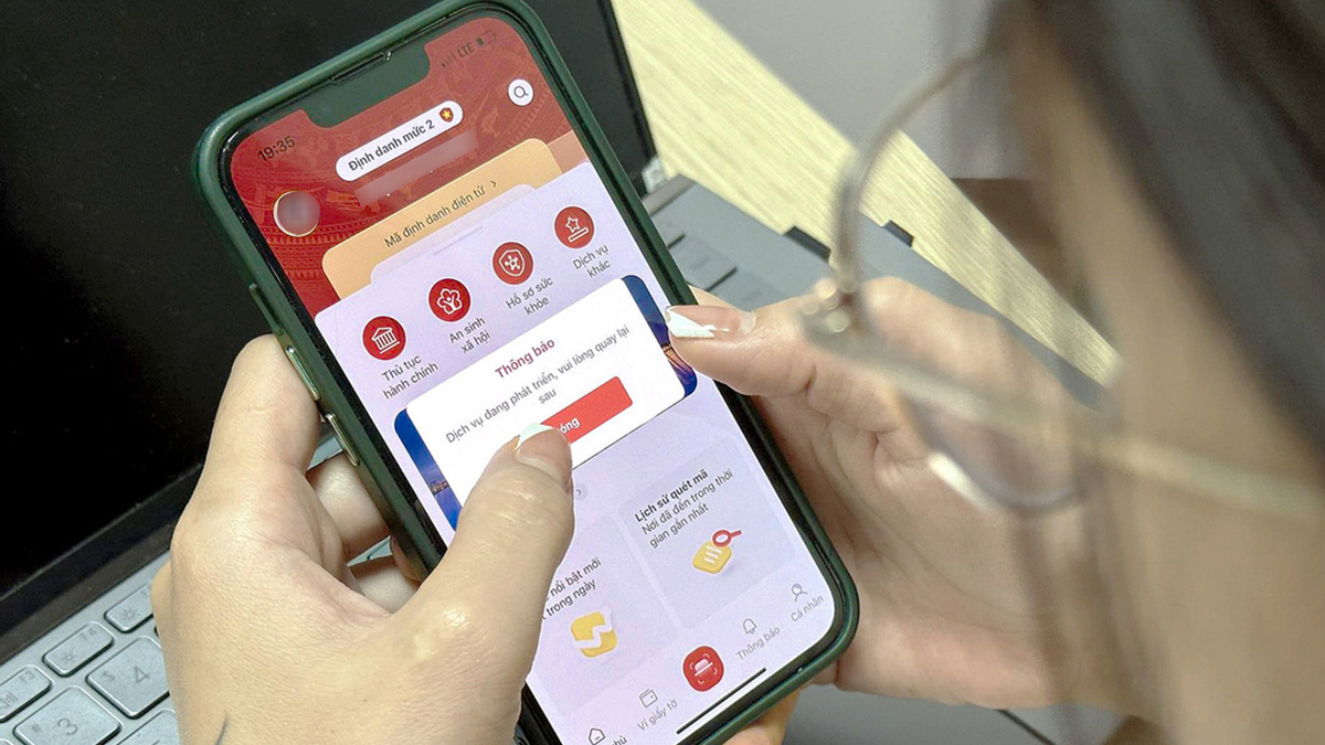 Hành vi bị phạt tới 12 triệu đồng khi dùng VNeID từ 15/12- Ảnh 1. Hành vi bị phạt tới 12 triệu đồng khi dùng VNeID từ 15/12- Ảnh 1.