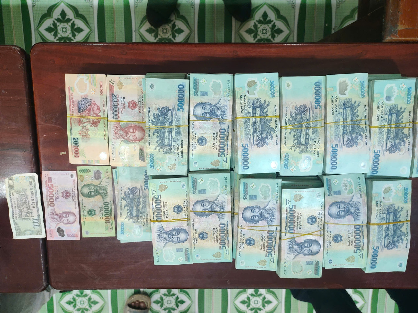 Bắt vụ tuồn hơn 7 tỷ tiền Việt qua biên giới An Giang- Ảnh 2.