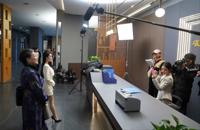 Làn sóng phim '2 phút' tại Trung Quốc: Thị trường gần 10 tỷ USD màu mỡ làm rung chuyển hệ thống truyền hình, điện ảnh truyền thống- Ảnh 1.