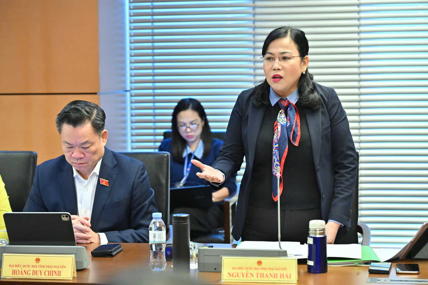 Phó Thủ tướng Hồ Đức Phớc lý giải việc mua bảo hiểm 'đóng tiền vào thì dễ, rút ra rất khó'- Ảnh 1.