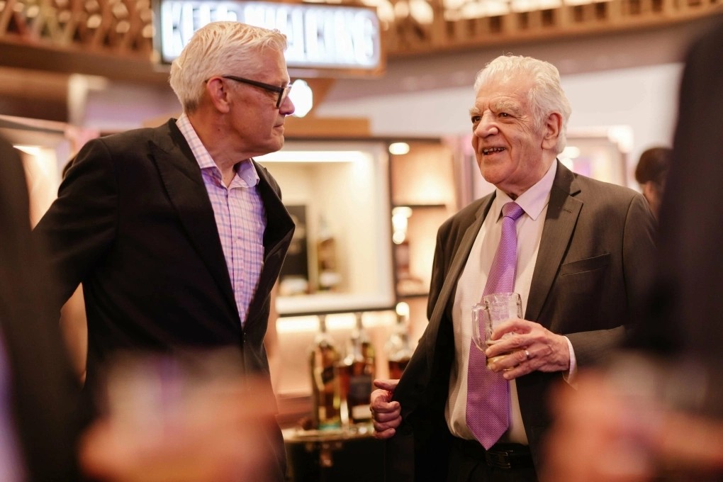 000001: Mã số căn cước đặc biệt của doanh nhân Anh dành trọn sự nghiệp 36 năm cho Việt Nam, nghỉ hưu vẫn làm việc 5 ngày/tuần- Ảnh 2. 000001: Mã số căn cước đặc biệt của doanh nhân Anh dành trọn sự nghiệp 36 năm cho Việt Nam, nghỉ hưu vẫn làm việc 5 ngày/tuần- Ảnh 2.