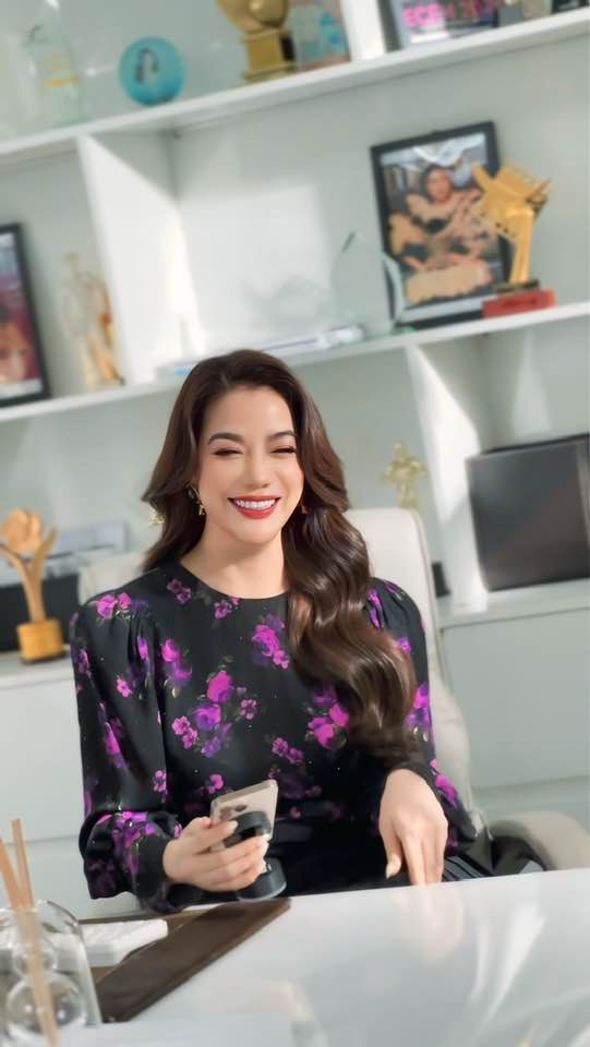 Trương Ngọc Ánh, Ngân 98, Quang Linh Vlogs bị bắt: Từ thiện không phải là cái phao cứu vãn tất cả- Ảnh 4. Trương Ngọc Ánh, Ngân 98, Quang Linh Vlogs bị bắt: Từ thiện không phải là cái phao cứu vãn tất cả- Ảnh 4.