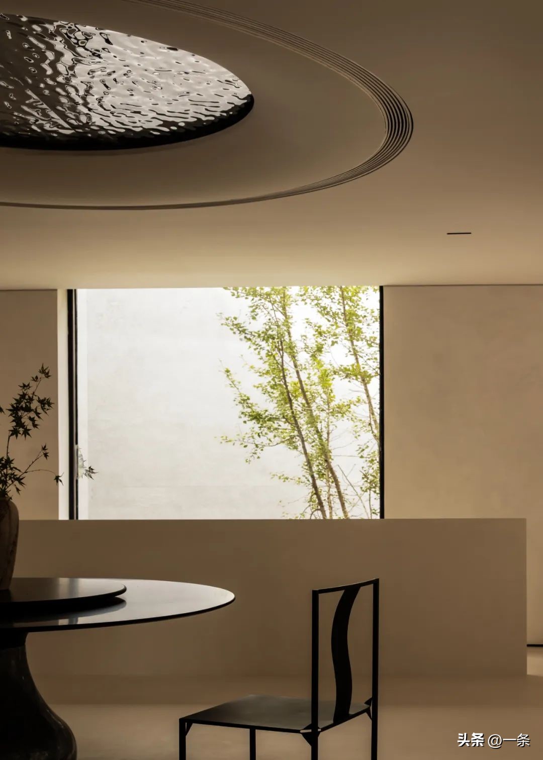 Nam nghệ sĩ bán nhà lên núi “ở ẩn”, cùng vợ xây biệt thự dưỡng già 500m2: “Có chút tiền là phải đi ngay, không muốn ở thành phố nữa”- Ảnh 4.