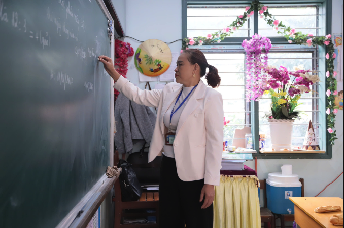 Bộ GD-ĐT nêu lý do cần tăng lương, phụ cấp cho giáo viên- Ảnh 1.