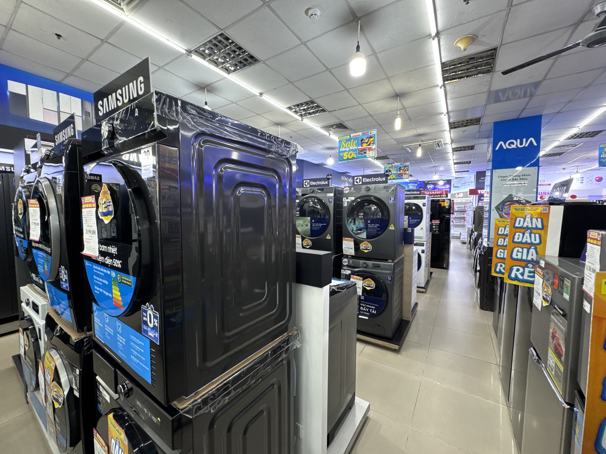 Một mặt hàng điện máy bất ngờ bán chạy nhờ... mưa nhiều- Ảnh 1.