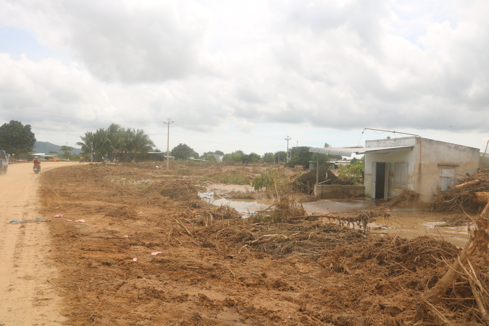 Bất ngờ với báo cáo của xã Tuy Phong trong vụ vỡ hồ chứa ở Lâm Đồng- Ảnh 1.