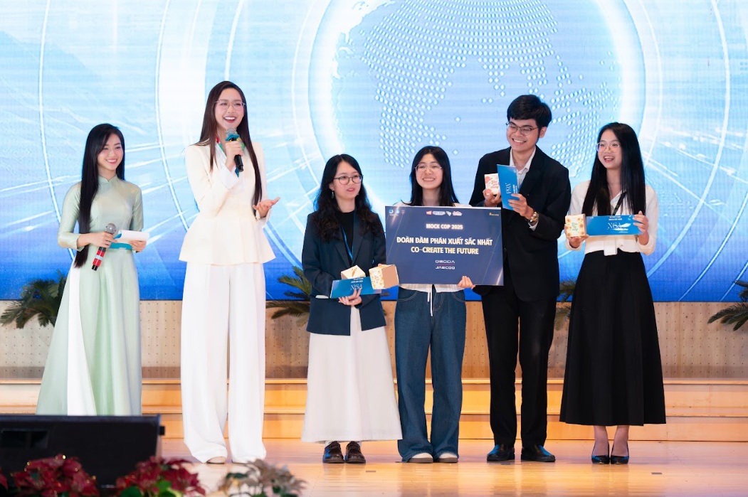 Hoa hậu Lê Nguyễn Bảo Ngọc có công bố mới ở tuổi 24- Ảnh 4.