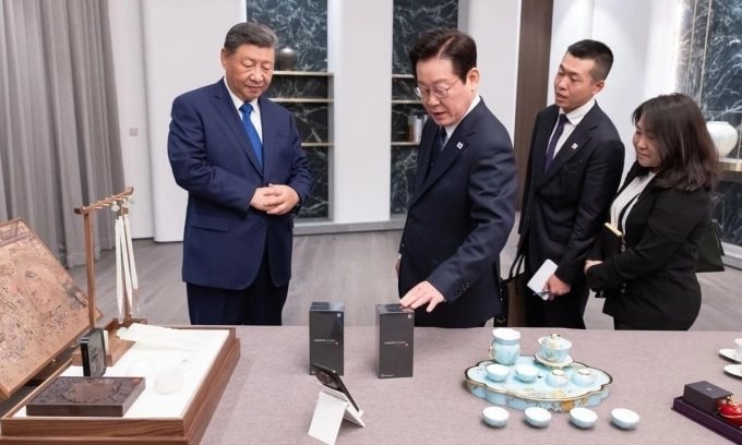 Món quà Chủ tịch Trung Quốc Tập Cận Bình vừa tặng Tổng thống Hàn Quốc có gì đặc biệt?- Ảnh 1.