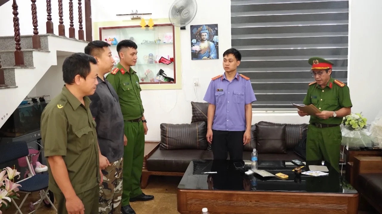 Bắt tạm giam Phạm Duy và 2 đối tượng- Ảnh 1. Bắt tạm giam Phạm Duy và 2 đối tượng- Ảnh 1.