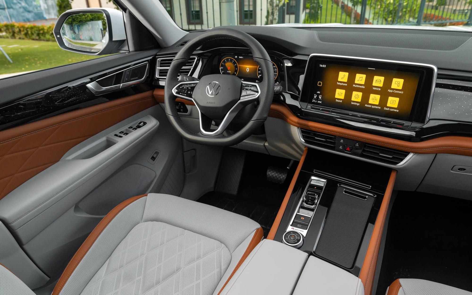 VW Teramont bản ‘Chủ tịch’ giá mới 2,488 tỷ đồng tại Việt Nam: Đắt gần bằng 2 chiếc Palisade cùng cỡ, lý do không đến từ trang bị- Ảnh 10. VW Teramont bản ‘Chủ tịch’ giá mới 2,488 tỷ đồng tại Việt Nam: Đắt gần bằng 2 chiếc Palisade cùng cỡ, lý do không đến từ trang bị- Ảnh 10.